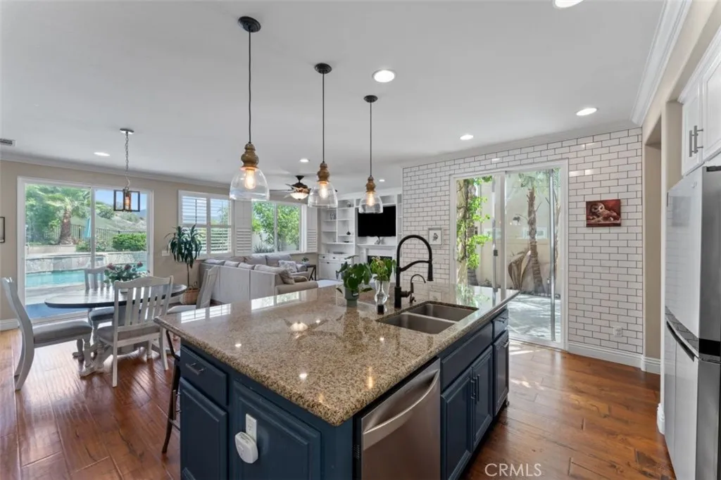 Canyon Country, California 91387, United States, 5 Bedrooms Bedrooms, ,4 BathroomsBathrooms,Residential,Active,174621