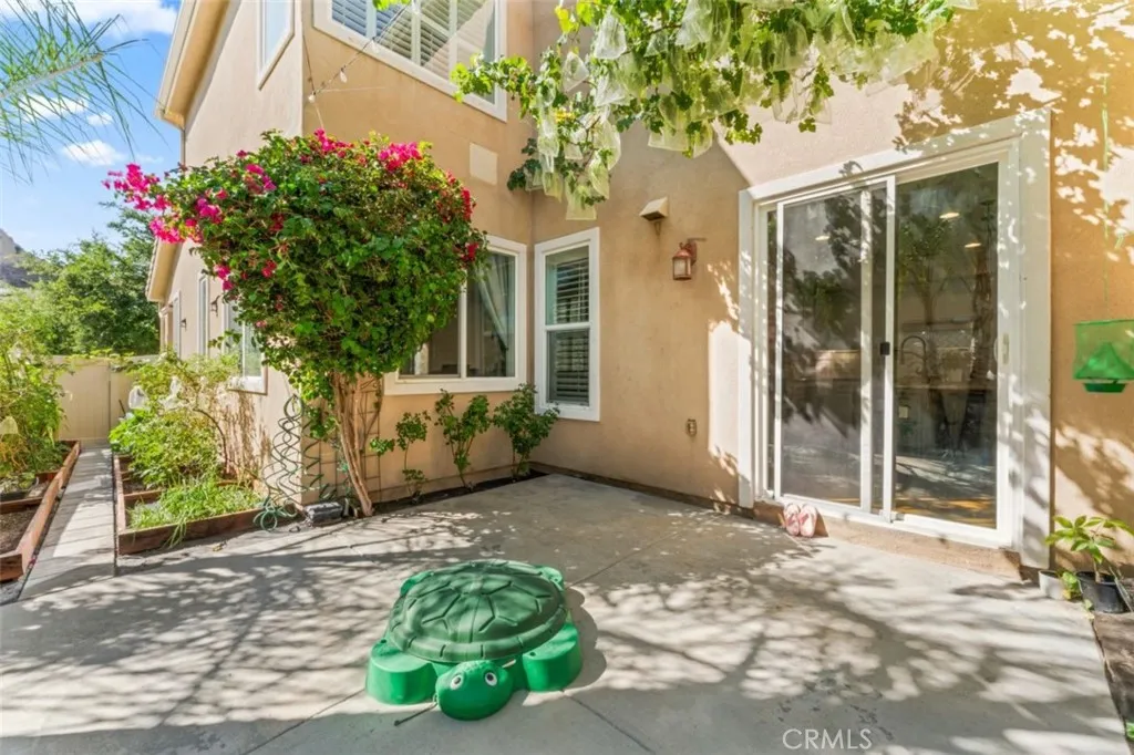 Canyon Country, California 91387, United States, 5 Bedrooms Bedrooms, ,4 BathroomsBathrooms,Residential,Active,174621