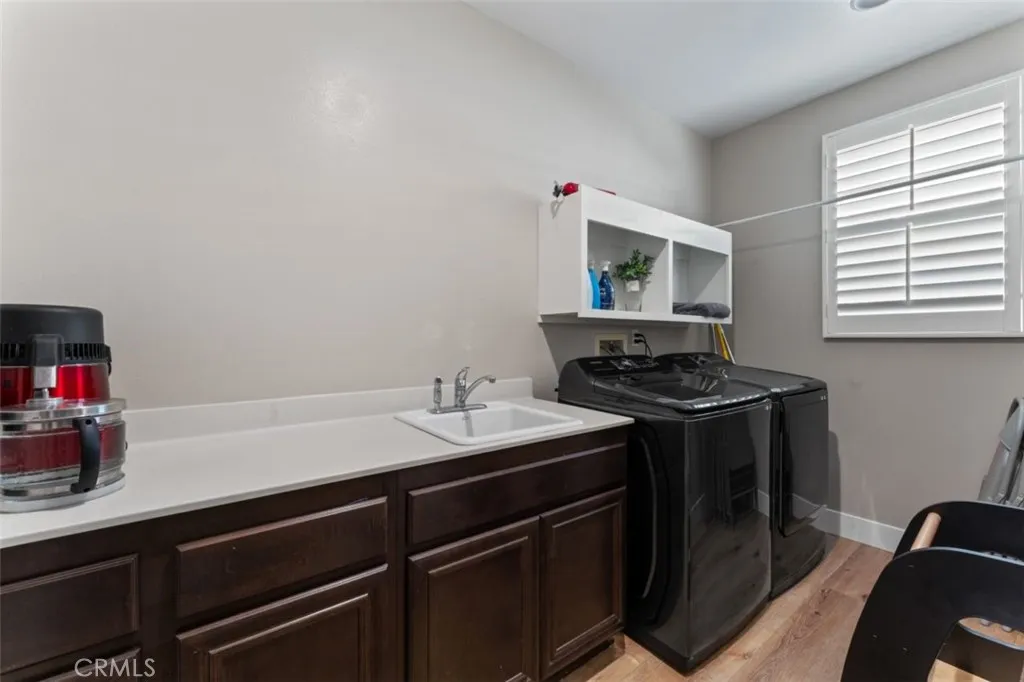 Canyon Country, California 91387, United States, 5 Bedrooms Bedrooms, ,4 BathroomsBathrooms,Residential,Active,174621