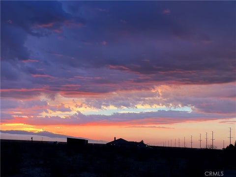 Photo of 3 Del Oro Road, Apple Valley, CA 92308 (MLS # HD26184982)