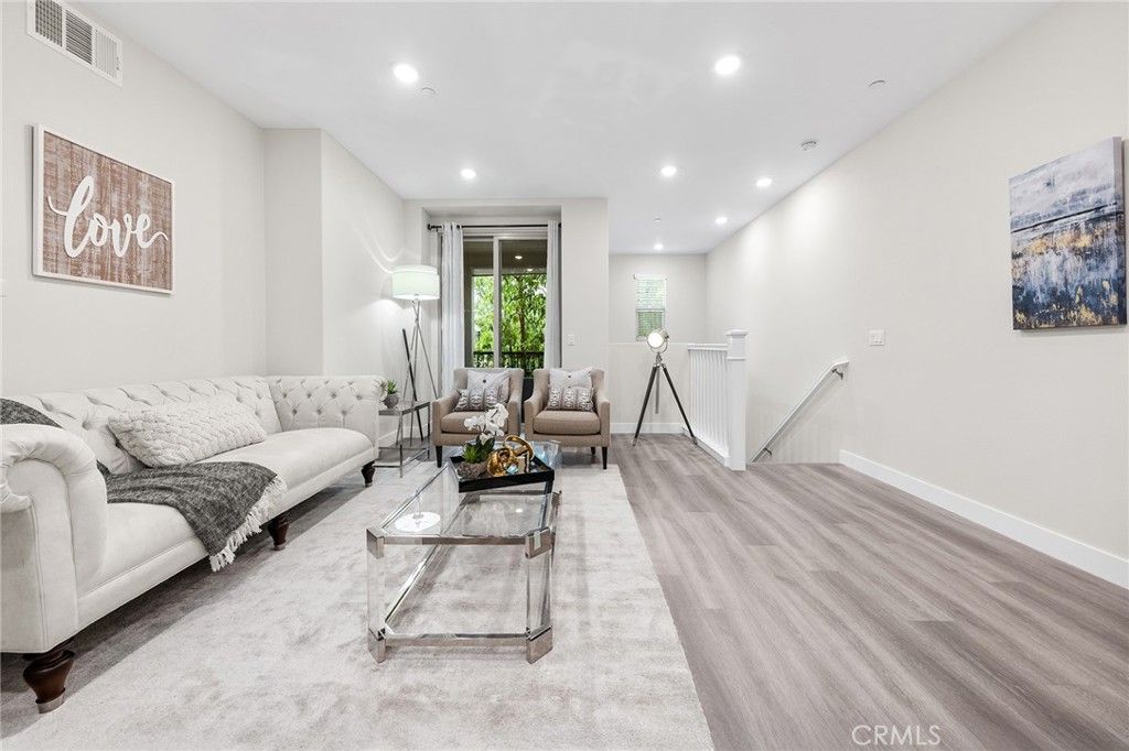 Photo of 67 Plateau, Irvine, CA 92618 (MLS # OC25241859)