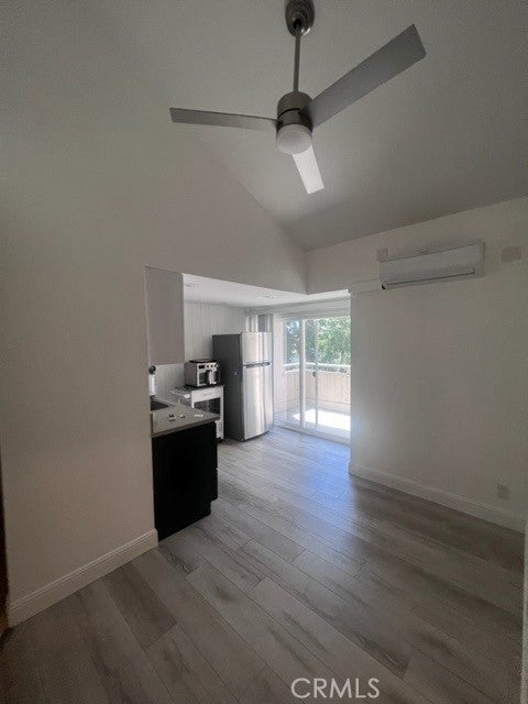 23541 Avenida La Caza