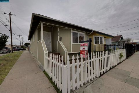 Photo of 901 901 Florida Ave Ave, Richmond, CA 94804 (MLS # 41123948)