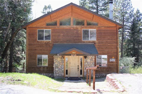 Photo of 788 Silver Tip Dr, Big Bear Lake, CA 92315 (MLS # IG26042827)