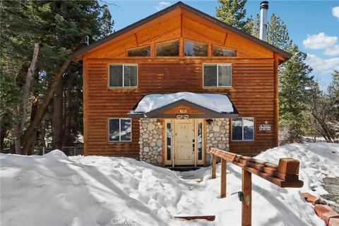 Photo of 788 Silver Tip Dr, Big Bear Lake, CA 92315 (MLS # IG26042827)