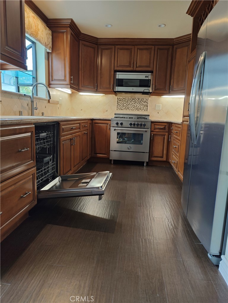 Properties 3 21820 Marylee Street 222