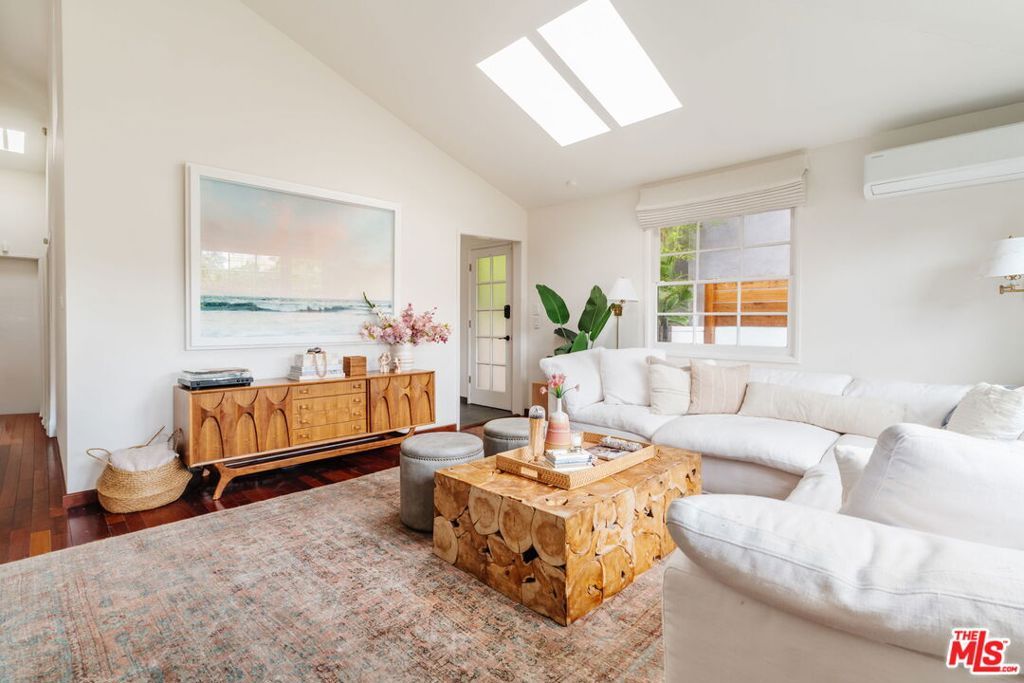 Photo of 2433 Wilson Avenue, Venice, CA 90291 (MLS # 26642359)