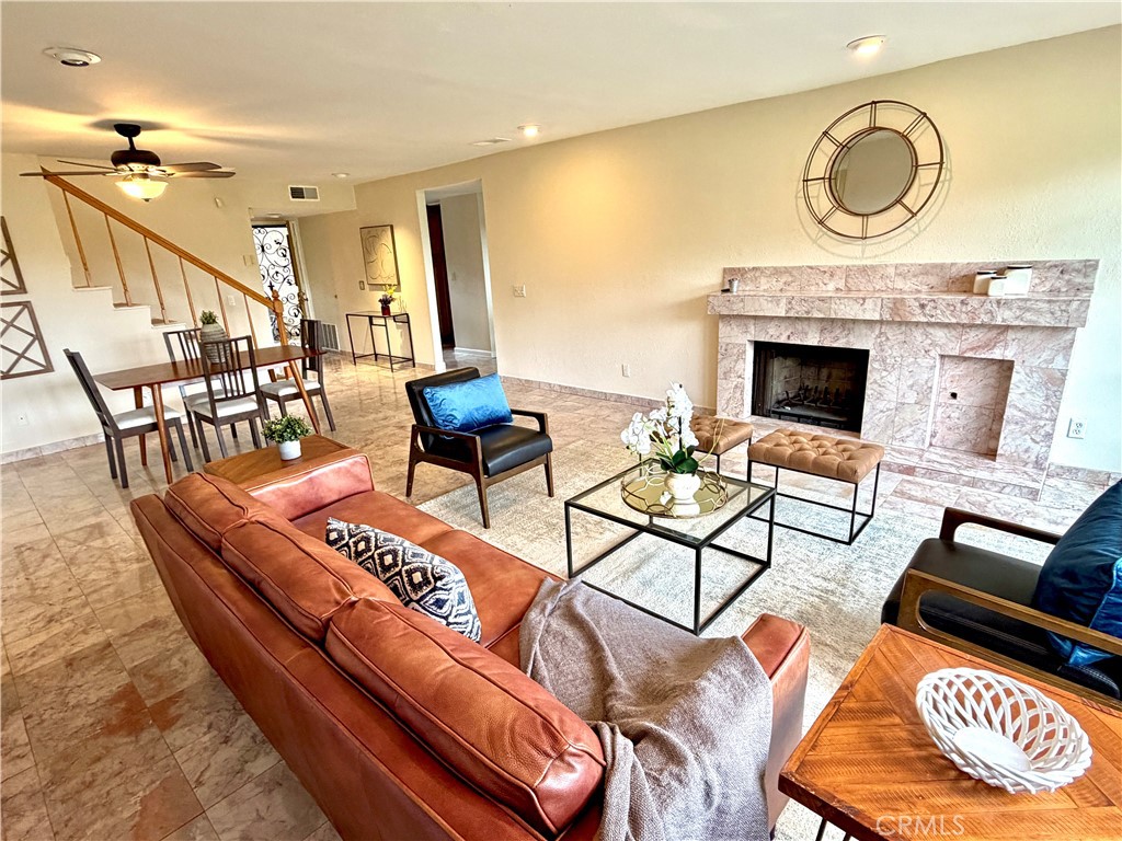 3613 Redwood