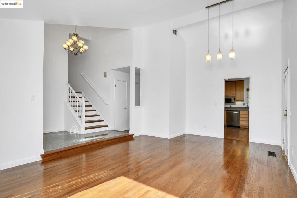 CLAYTON VALLEY - Residential