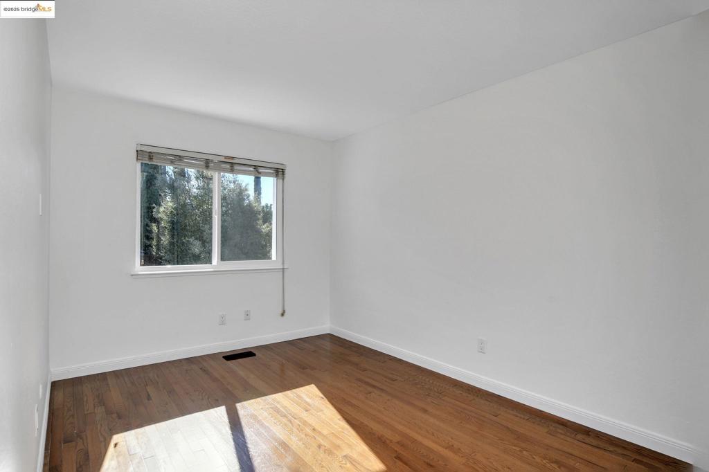 CLAYTON VALLEY - Residential