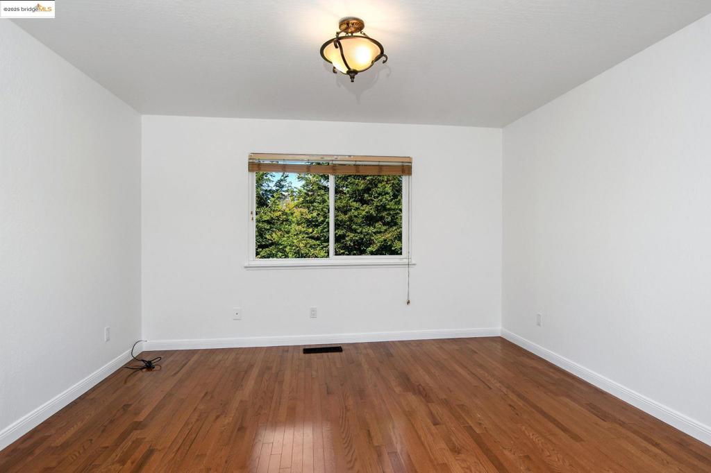 CLAYTON VALLEY - Residential