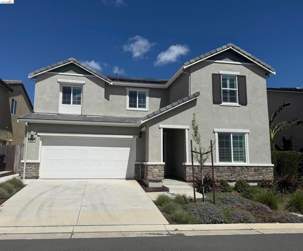 Photo of 5591 Saddle Rock Ln Ln, Antioch, CA 94531 (MLS # 41129445)