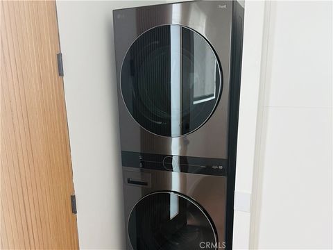 Photo of 6858 Aura Avenue, Reseda, CA 91335 (MLS # SR25275285)