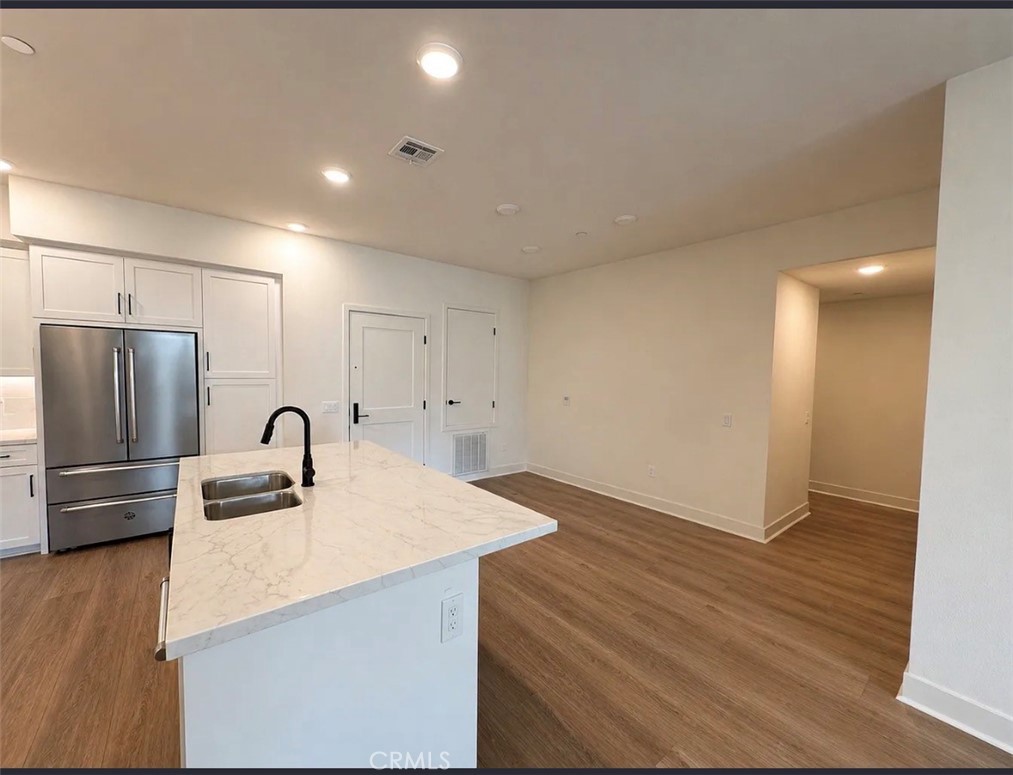 414 Main St Unit 210