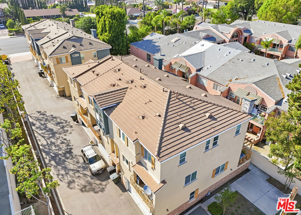 670 S Magnolia Avenue