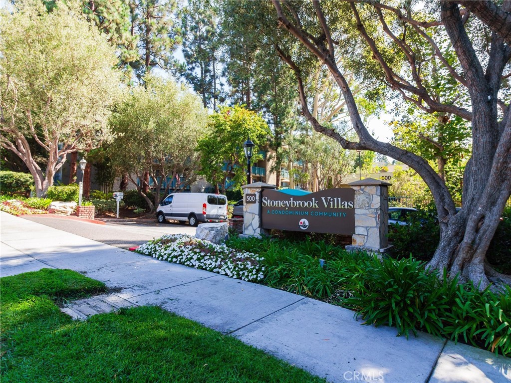 Welcome to this charming one-bedroom, one-bath condo tucked away in the highly desirable Belmont Heights neighborhood of Long Beach. This home blends comfort and convenience with a touch of modern style.
Inside, you’ll find a beautifully upgraded kitchen and bathroom, along with new flooring and fresh interior paint that give the space a crisp, move-in ready feel. A new water heater adds peace of mind for years to come.
The condo’s thoughtful layout offers an inviting living area that flows effortlessly, leading to a private balcony nestled in the tree tops—perfect for enjoying your morning coffee or unwinding at the end of the day.
All of this is set in a prime location, just moments from Marine Stadium, 2nd Street, 2nd & PCH, and the Marina, with an abundance of restaurants, bars, and local hotspots right at your doorstep.