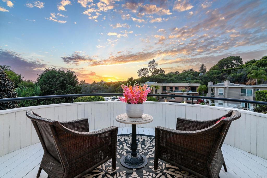 6105 Avenida Chamnez