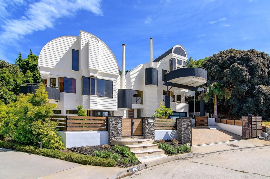 6105 Avenida Chamnez