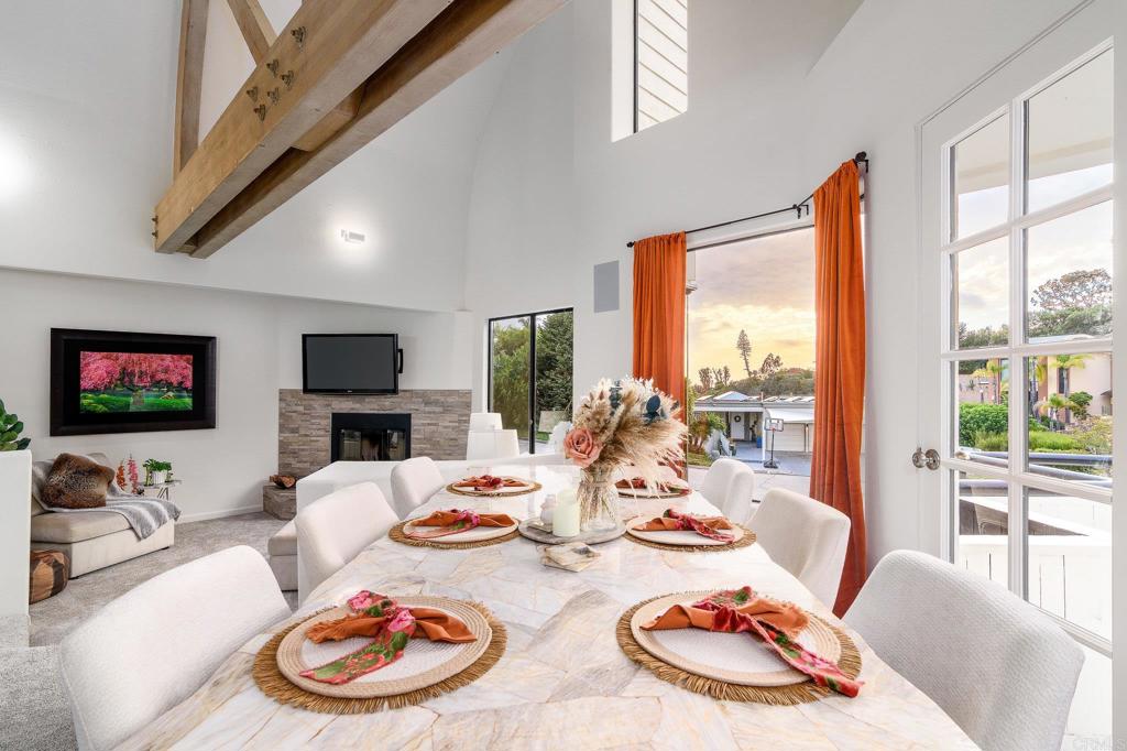 6105 Avenida Chamnez