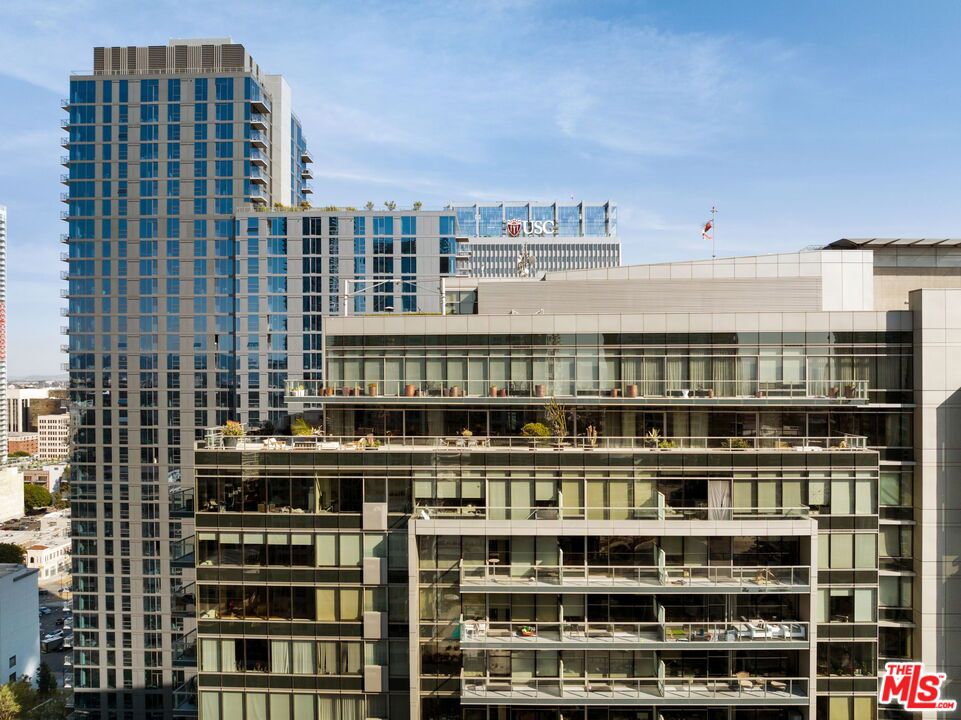 1155 S Grand Avenue 2204