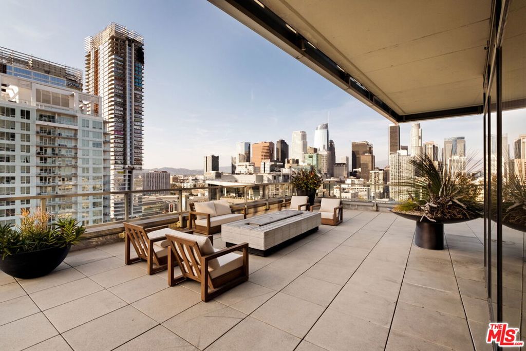 1155 S Grand Avenue 2204