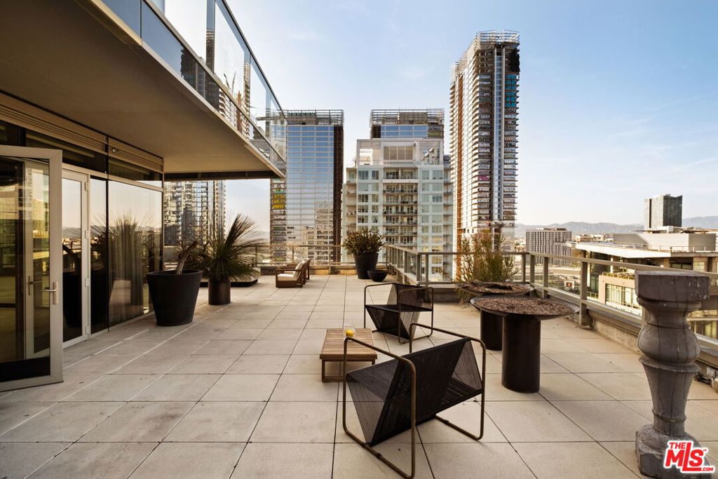 1155 S Grand Avenue 2204