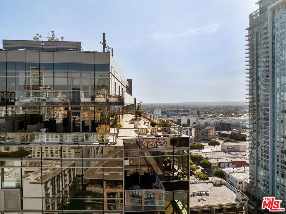 1155 S Grand Avenue 2204