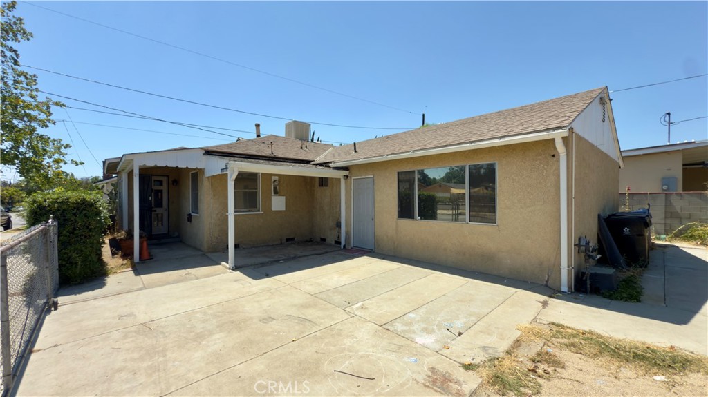 Three-bedroom, one-bath home situated on a desirable corner lot, offering great potential for the right buyer. This property is perfect for those looking to add their personal touch, as it needs some TLC to bring it back to its full glory. With its prime location and solid bones, it’s an excellent opportunity for investors or homeowners ready to make it their own.