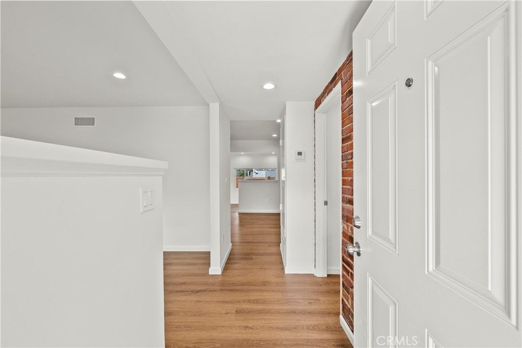 Photo of 943 Tapies Court, Newbury Park, CA 91320 (MLS # SR26037716)