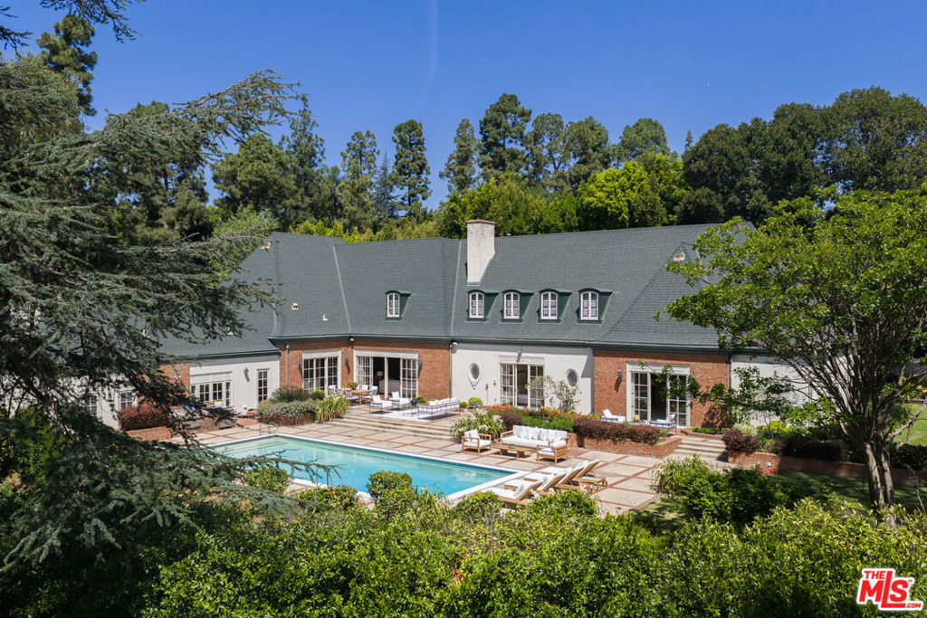 1025 N Crescent Drive