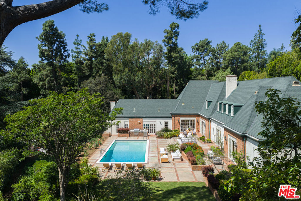 1025 N Crescent Drive