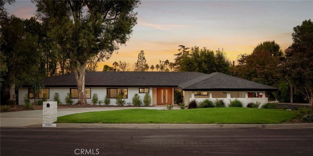 17601 McCormick Street, Encino CA 91316