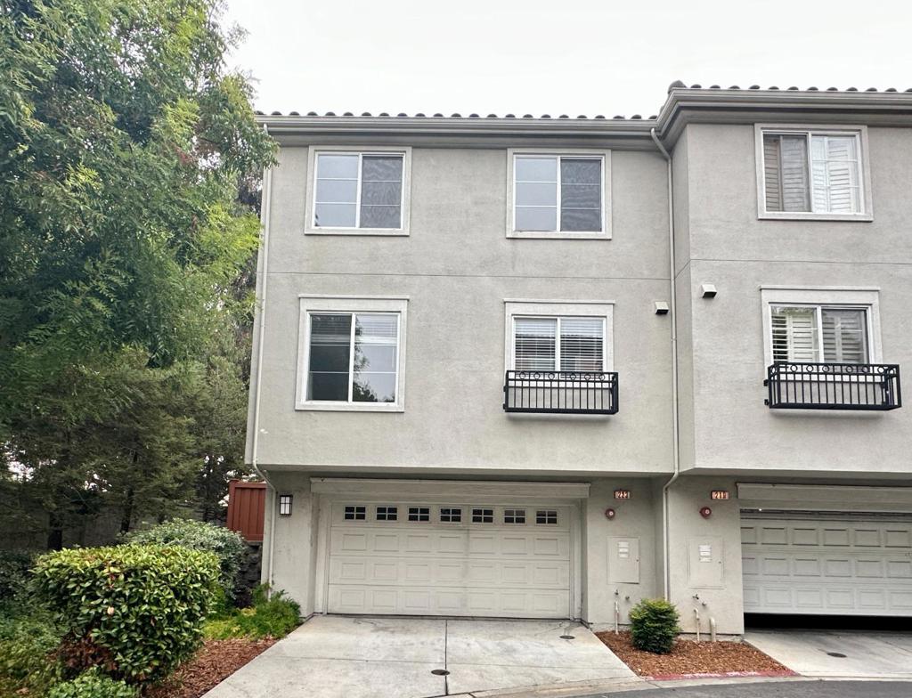223 Vista Roma Way