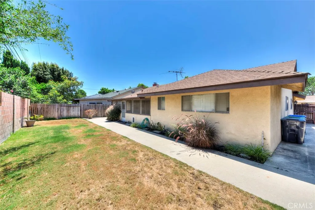 Santa Ana, California 92705, United States, 4 Bedrooms Bedrooms, ,2 BathroomsBathrooms,Residential,Active,174664