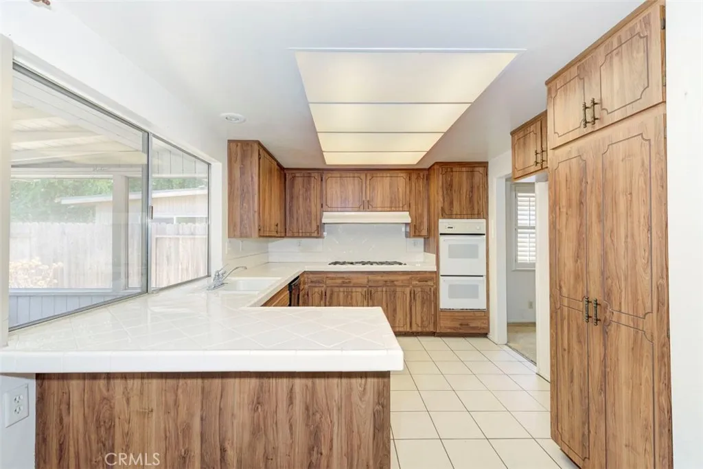 Santa Ana, California 92705, United States, 4 Bedrooms Bedrooms, ,2 BathroomsBathrooms,Residential,Active,174664