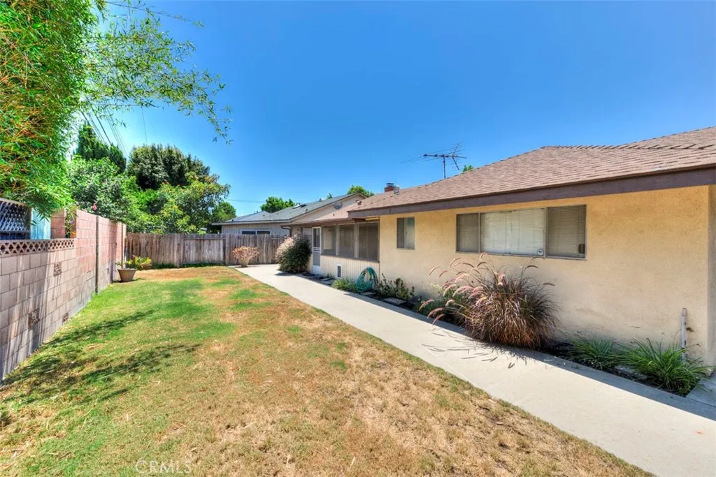 Santa Ana, California 92705, United States, 4 Bedrooms Bedrooms, ,2 BathroomsBathrooms,Residential,Active,174664