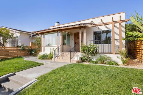 Photo of 347 N Rampart Boulevard, Los Angeles, CA 90026 (MLS # 25631777)