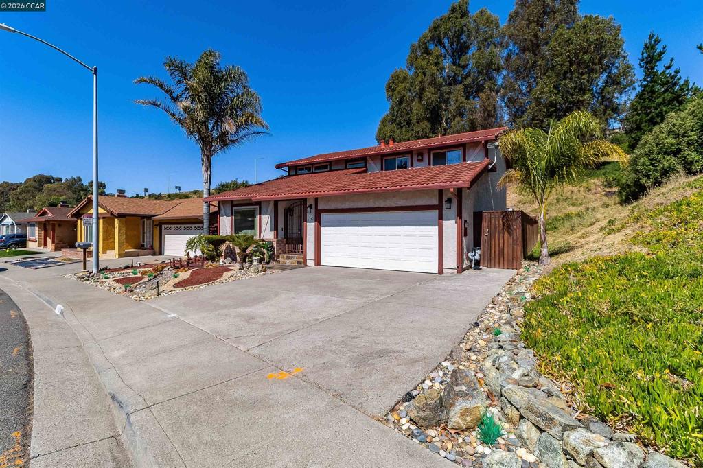 1243 Fairway Dr