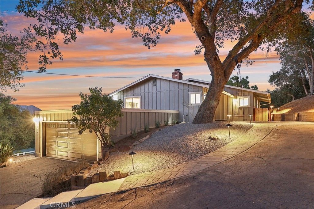 Photo of 973 Quail Creek Road, Fallbrook, CA 92028 (MLS # OC26093998)