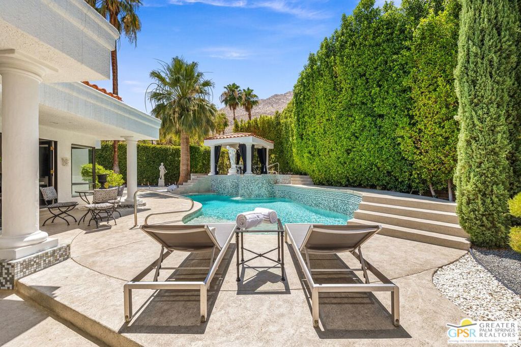 270 W Lilliana Drive
