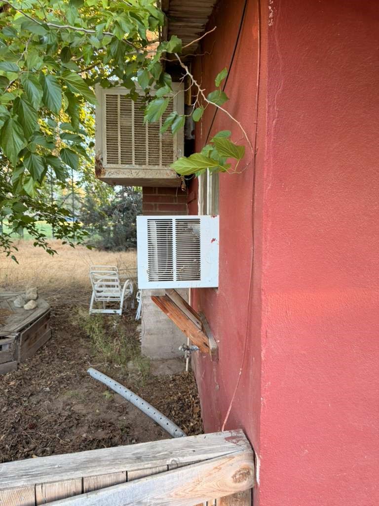 12156 E Avenue V12