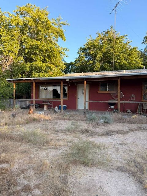 Photo of 12156 E Avenue V12, Pearblossom, CA 93553 (MLS # SR26106232)