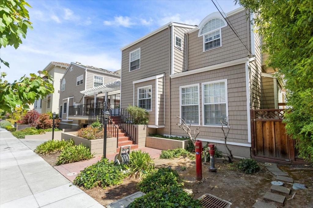 1555 Cherry Street 4