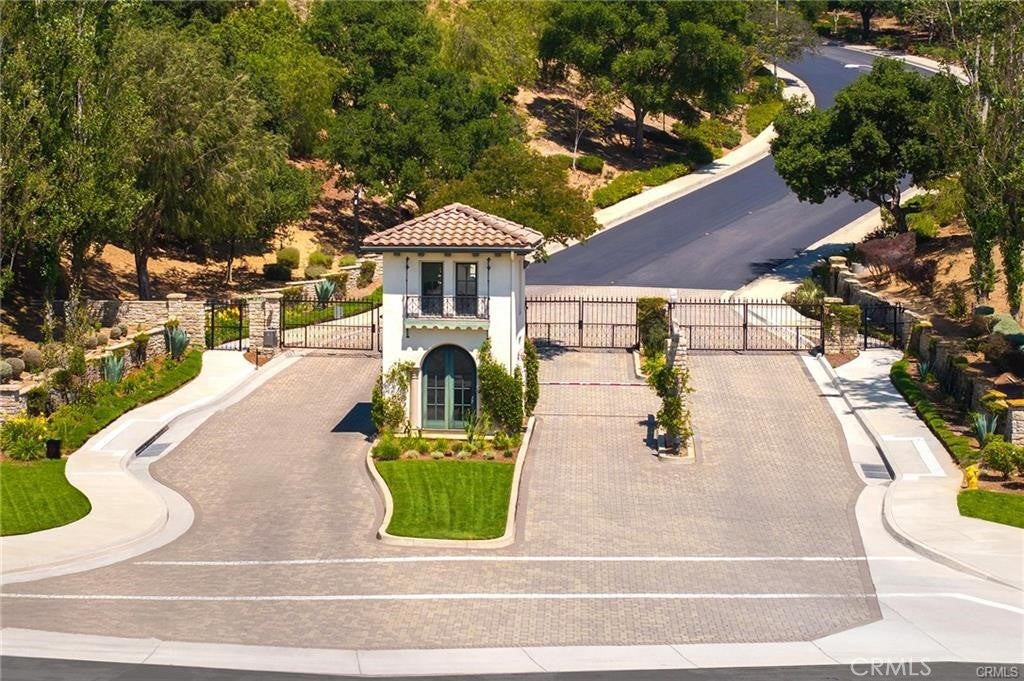 23601 Ridgecrest Court