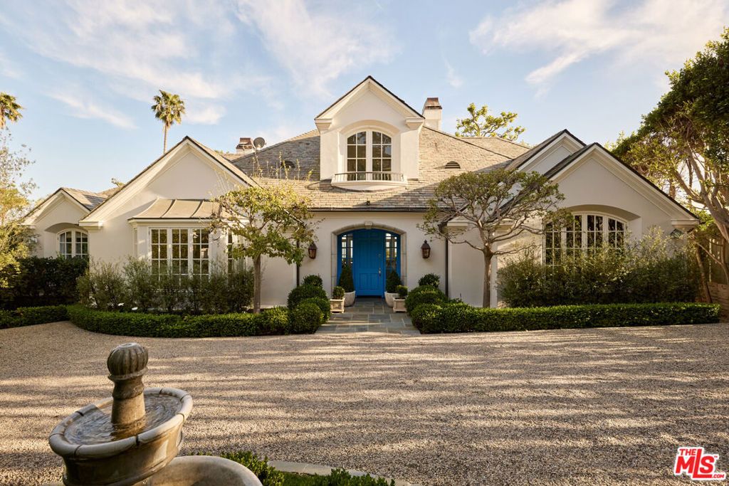 Photo of 541 Paseo Miramar, Pacific Palisades, CA 90272 (MLS # 26651273)