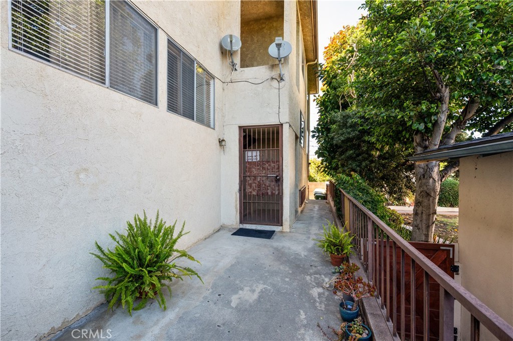 972 W 14th 3