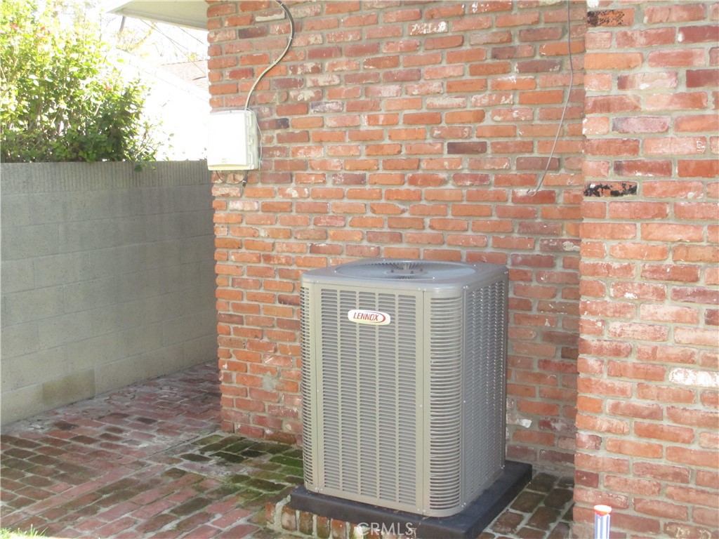 Los Altos/South of Fwy (LSF) - Residential Lease