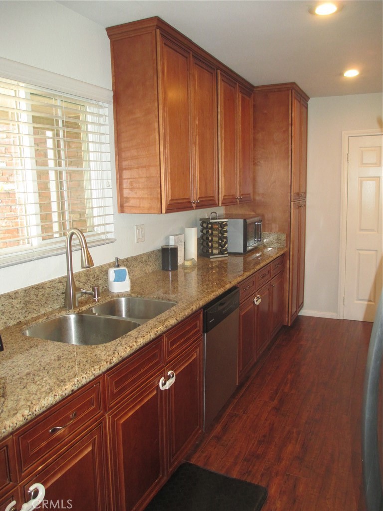 Los Altos/South of Fwy (LSF) - Residential Lease