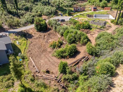 Photo of 122 Cypress Tree Lane, Boulder Creek, CA 95006 (MLS # ML82042173)