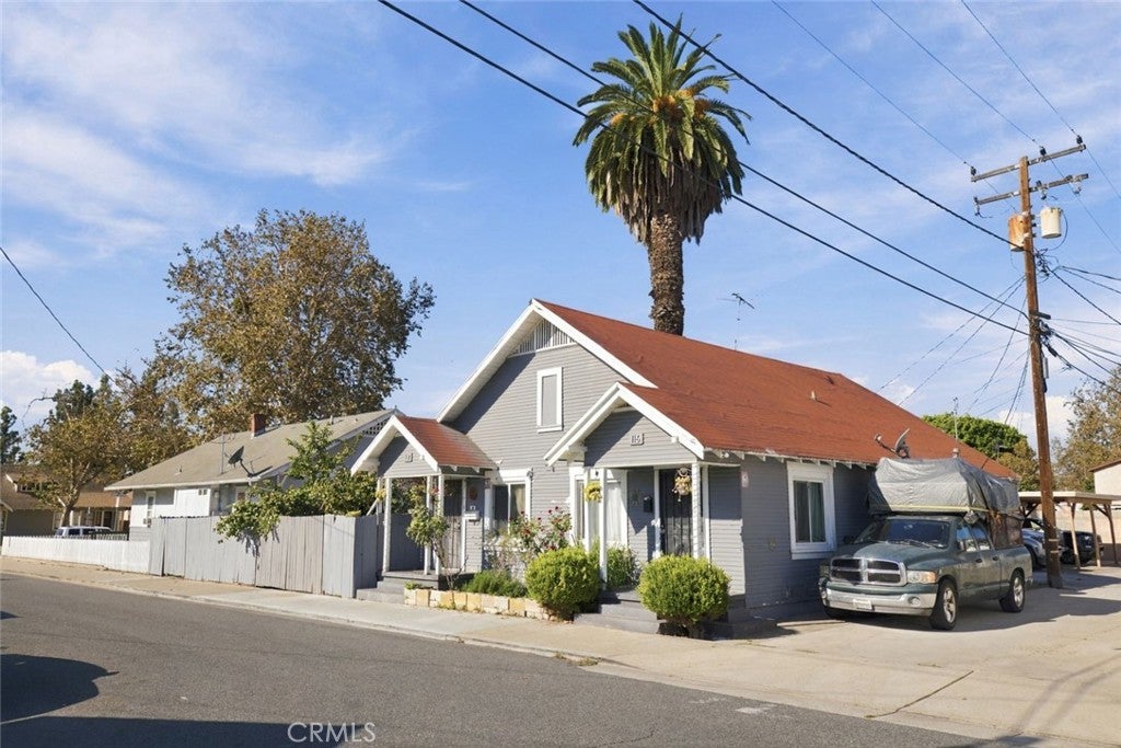 421 E Walnut